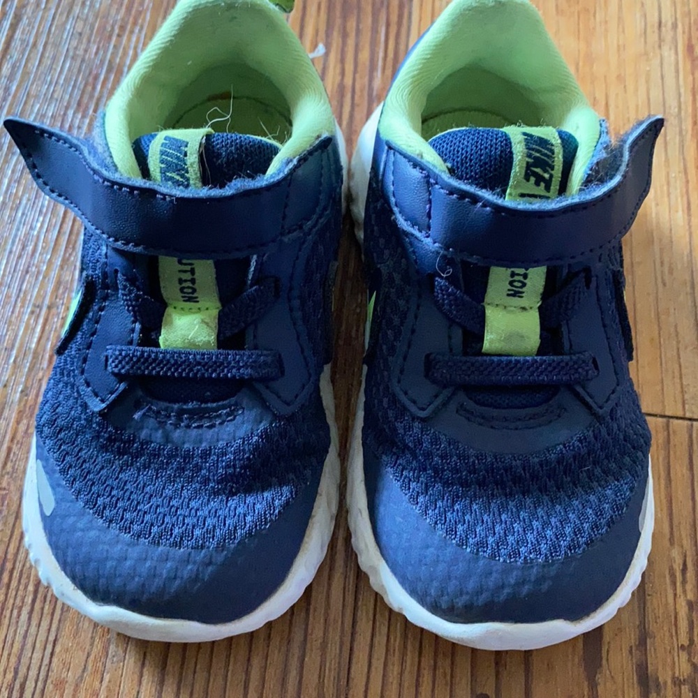 Nike boys toddler size 6